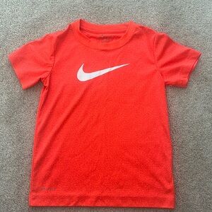 The Nike Tee shortsleeved size medium in boys